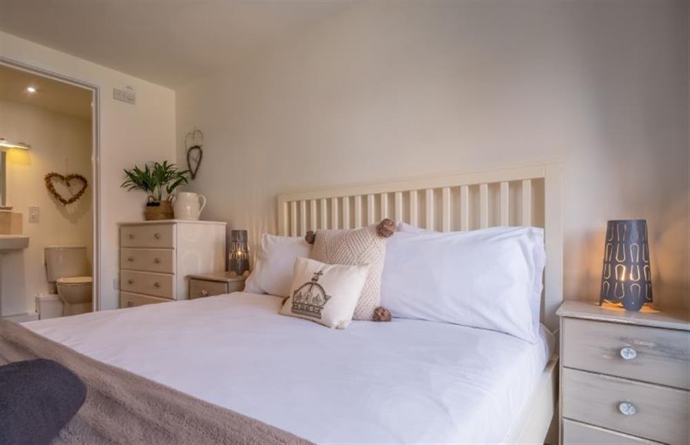 Bedroom two with en-suite bathroom at Duffields Cottage, Brancaster near Kings Lynn