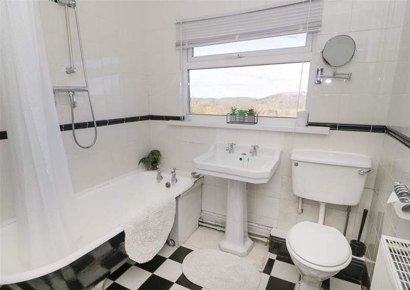 The bathroom at Dulas, Bryn Pydew near Llandudno Junction