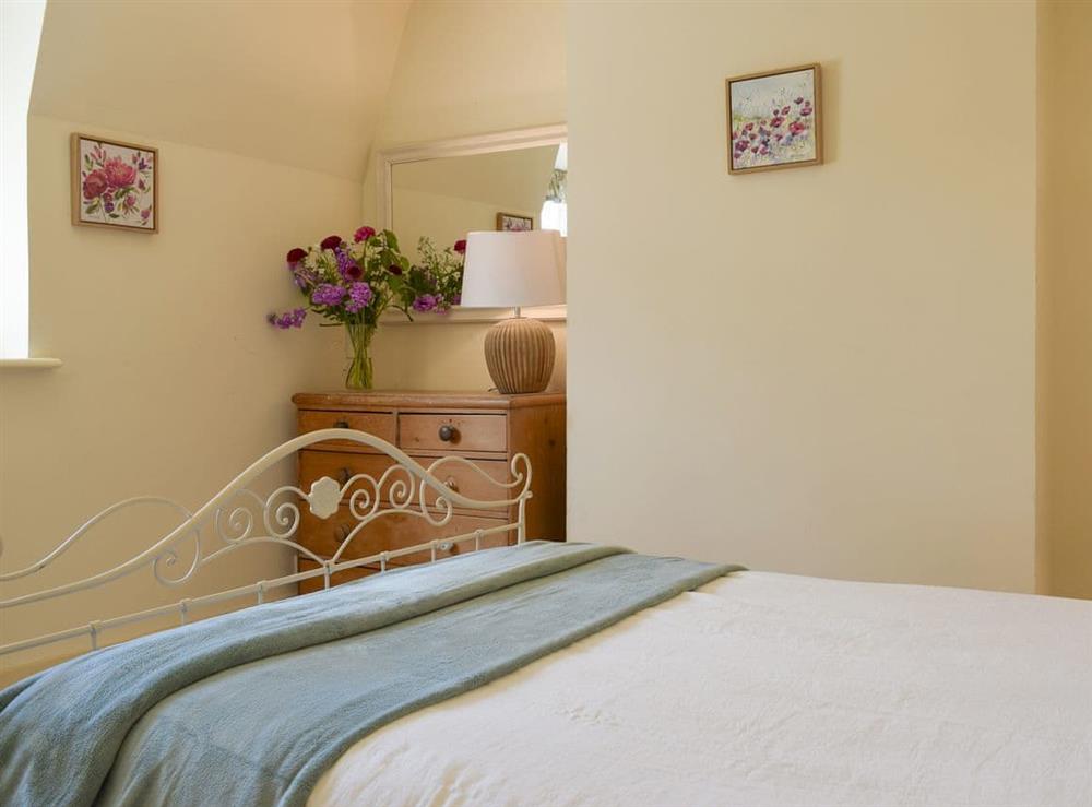 Double bedroom (photo 2) at Dulcie Cottage in Preston Crowmarsh, near Wallingford, Oxfordshire