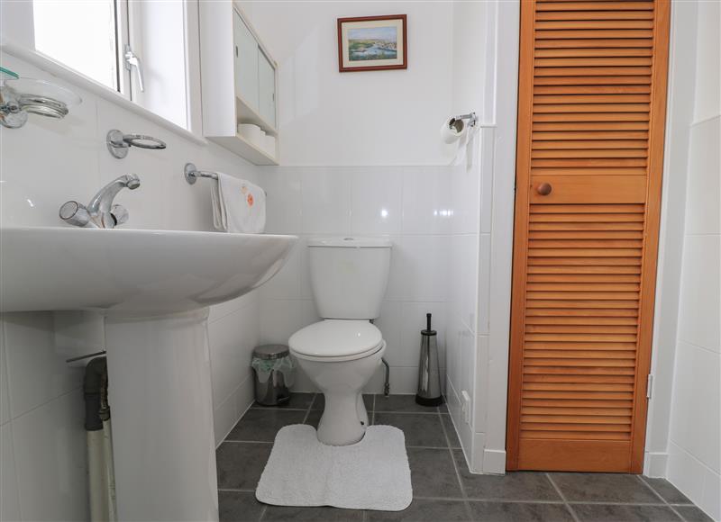 The bathroom at Dunard Villa, Stornoway