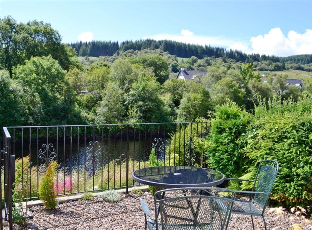 Sitting-out-area at Dunardry View in Cairnbaan, by Lochgilphead, Argyll