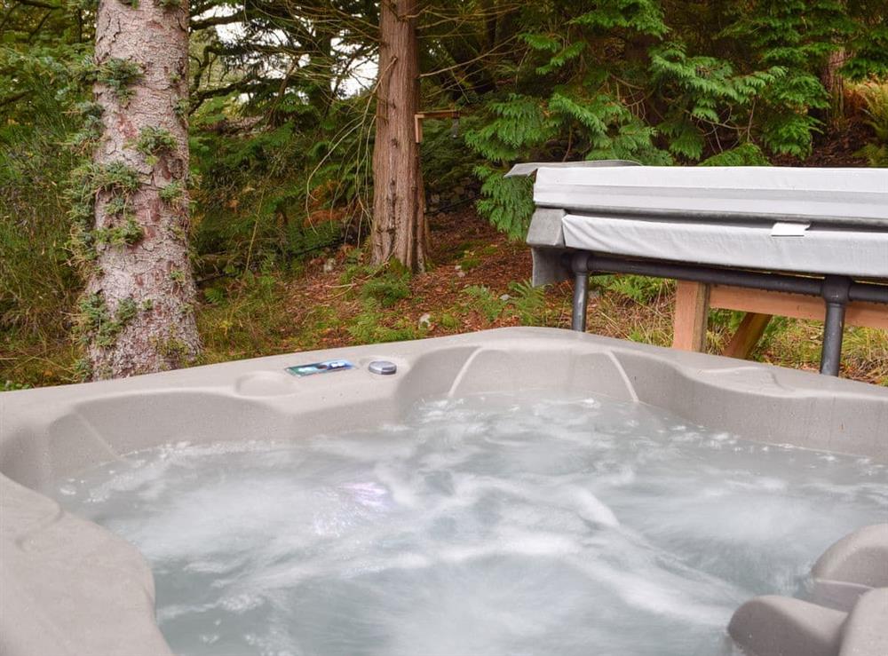 Hot tub at Lochside Chalet, 
