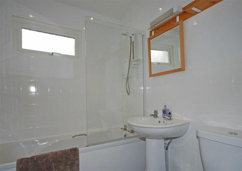 The bathroom at Dunes Cottage, Beadnell
