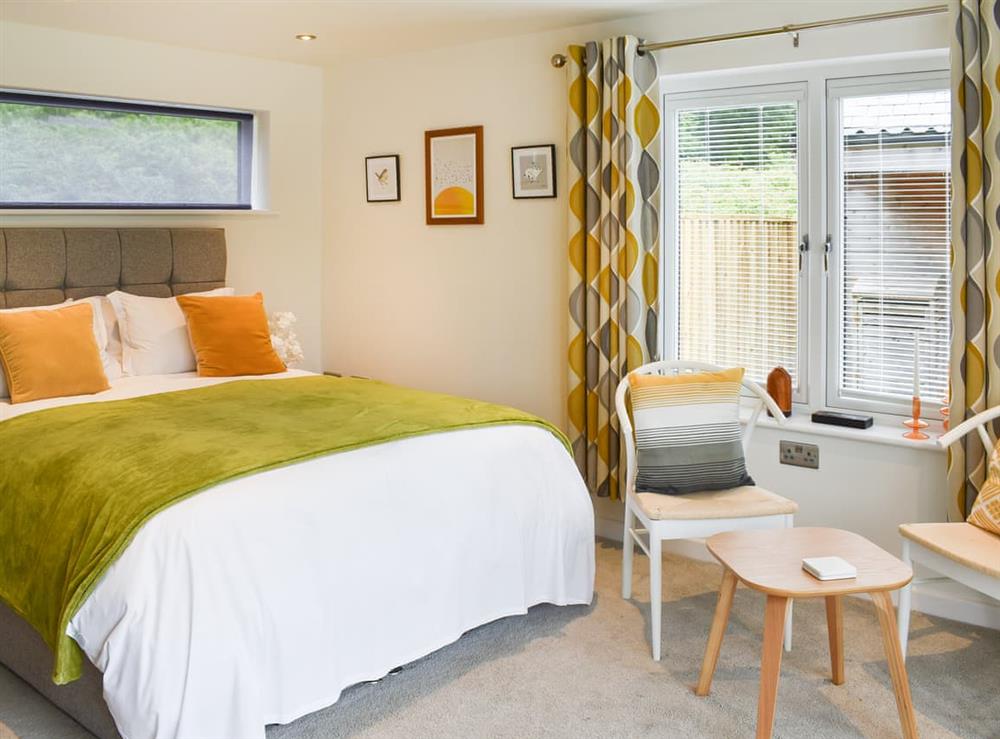 Double bedroom (photo 4) at Dunmore Farm in Lostwithiel, Cornwall