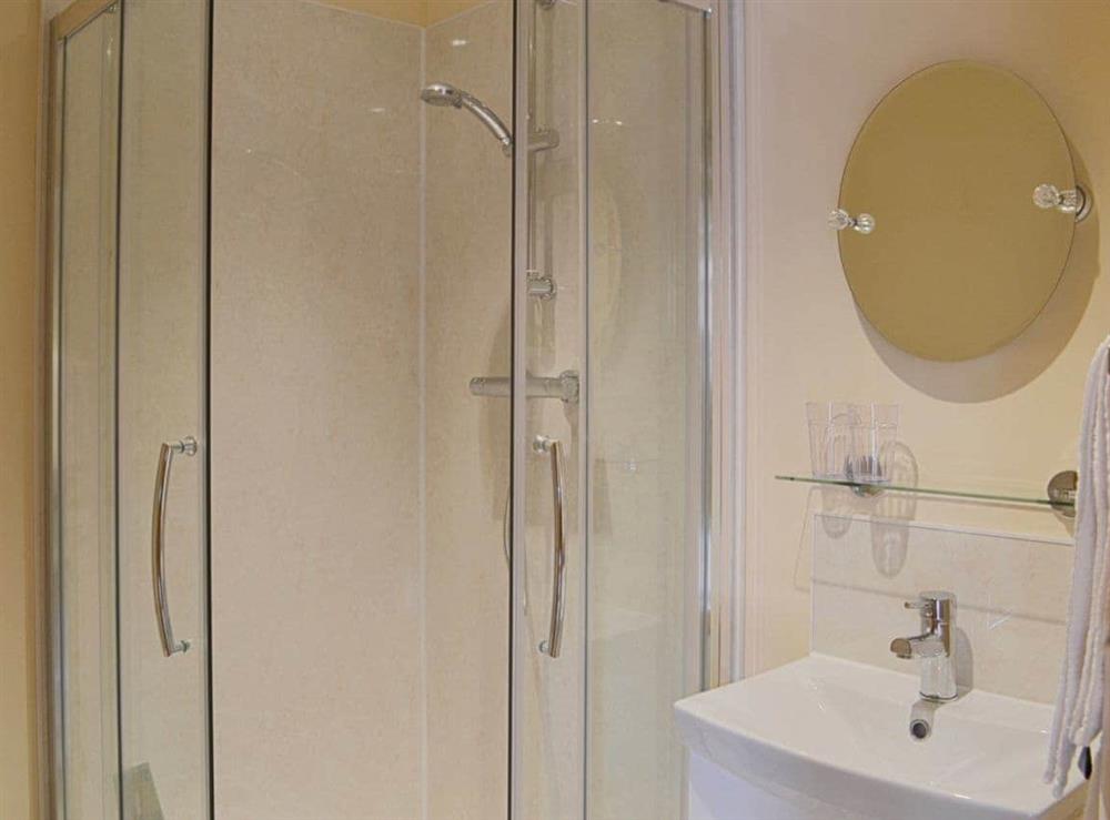 En-suite shower room with wc at The Parlour, 