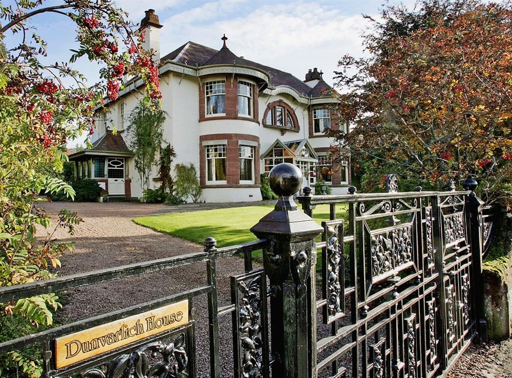 Dunvarlich House in Aberfeldy, Perthshire sleeps 10