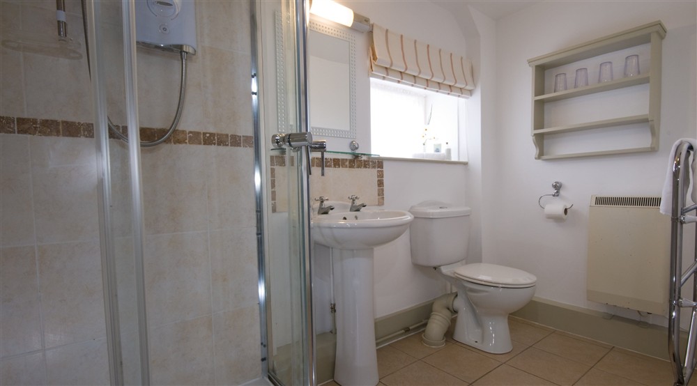 The bathroom at Durgan Old School House in Falmouth, Cornwall