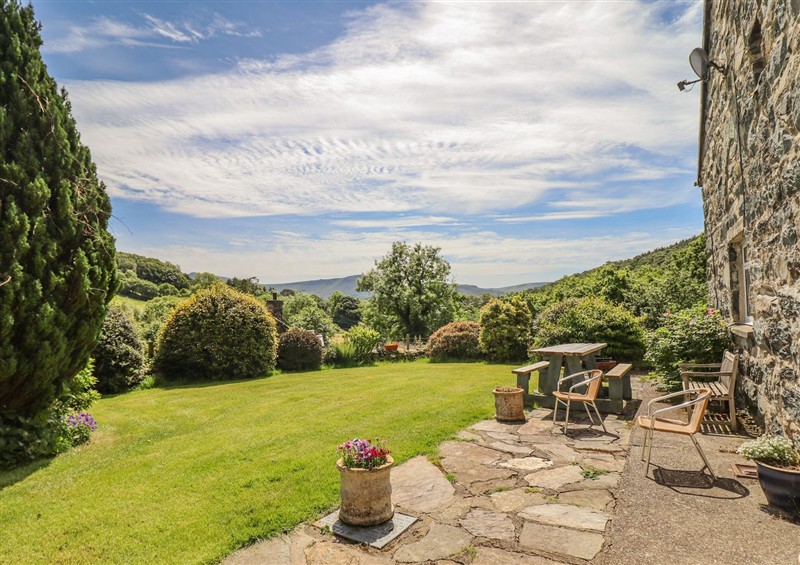 Enjoy the garden at Dwynant, Bontddu near Dolgellau