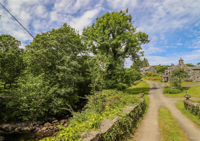 The garden (photo 2) at Dwynant, Bontddu near Dolgellau