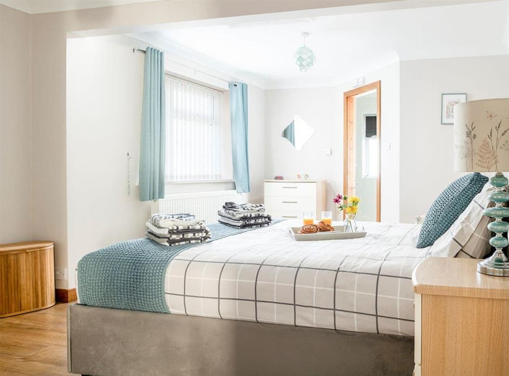 Comfortable double bedroom with en-suite at Dylmor in Benllech , North Wales, Gwynedd