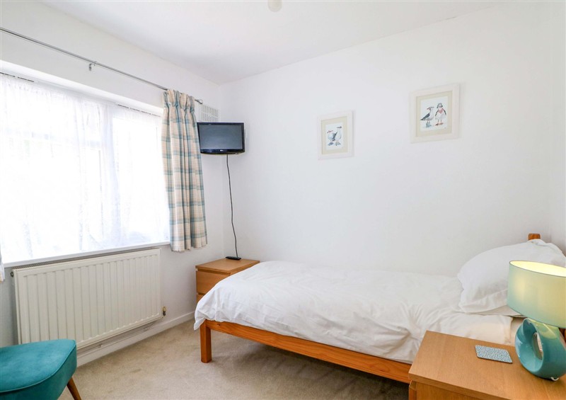 A bedroom in Dymchurch Bungalow (photo 3) at Dymchurch Bungalow, Dymchurch