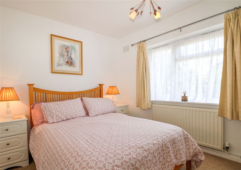 A bedroom in Dymchurch Bungalow at Dymchurch Bungalow, Dymchurch