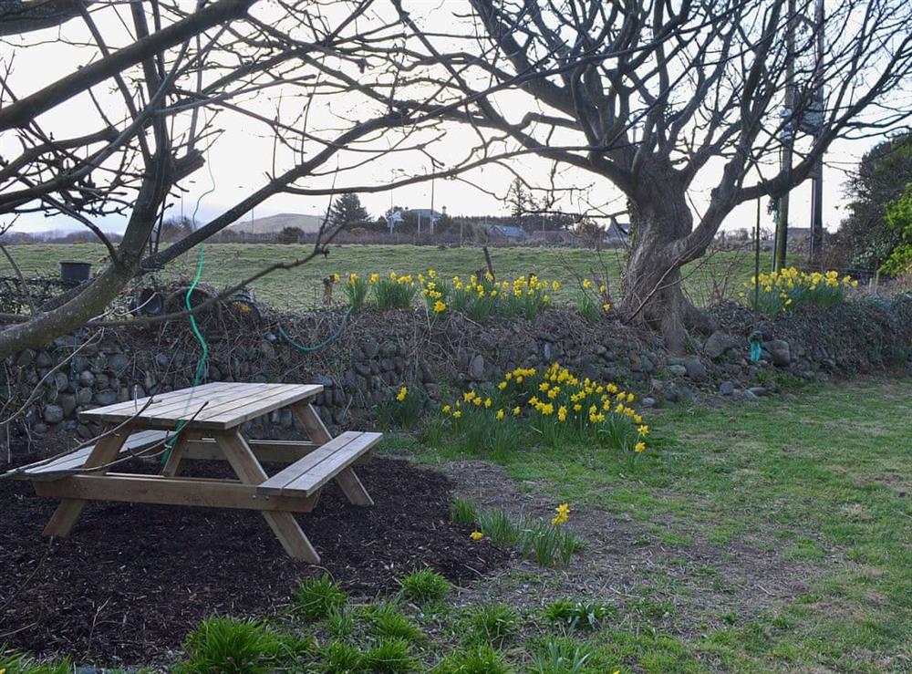 Sitting-out-area at Dyserth in Aberdesach, near Caernarfon, Gwynedd
