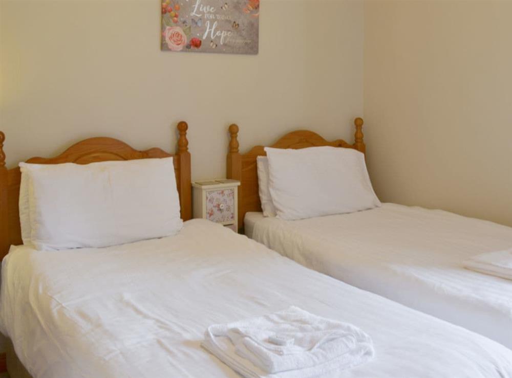 Light and airy twin bedroom at Eagles Nest in St Mellion, near Saltash, Cornwall