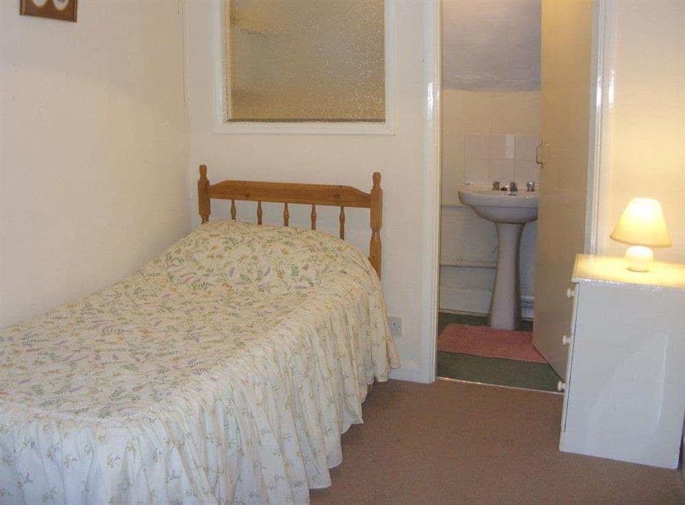 Single bedroom at Daisy Cottage, 
