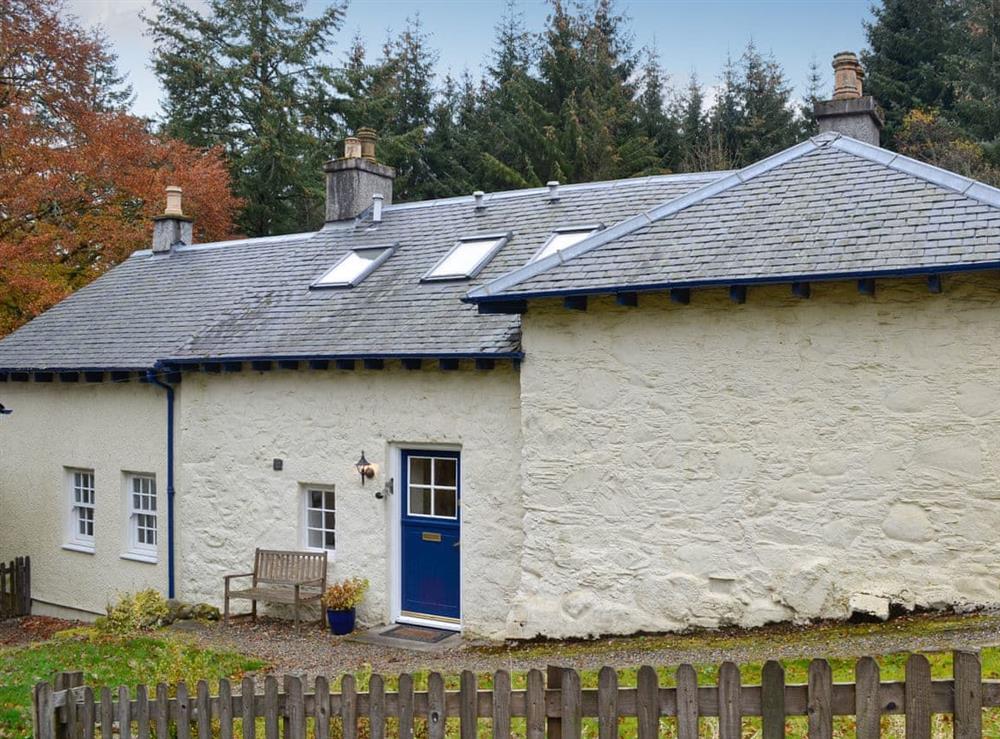 East Lodge in Enochdhu, near Pitlochry, Perthshire sleeps 6