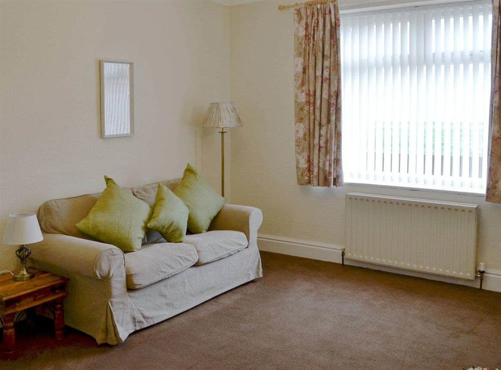 Comfortable living room (photo 2) at East Sea View in Newbiggin-by-the-Sea, near Ashington, Northumberland