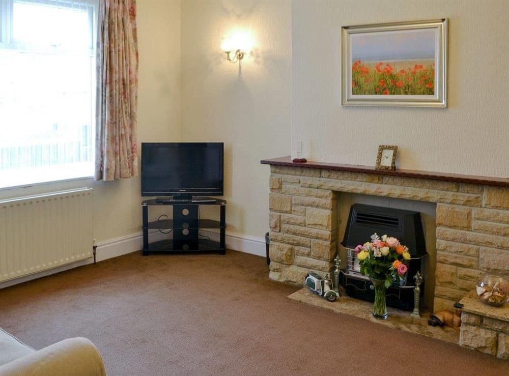 Comfortable living room at East Sea View in Newbiggin-by-the-Sea, near Ashington, Northumberland