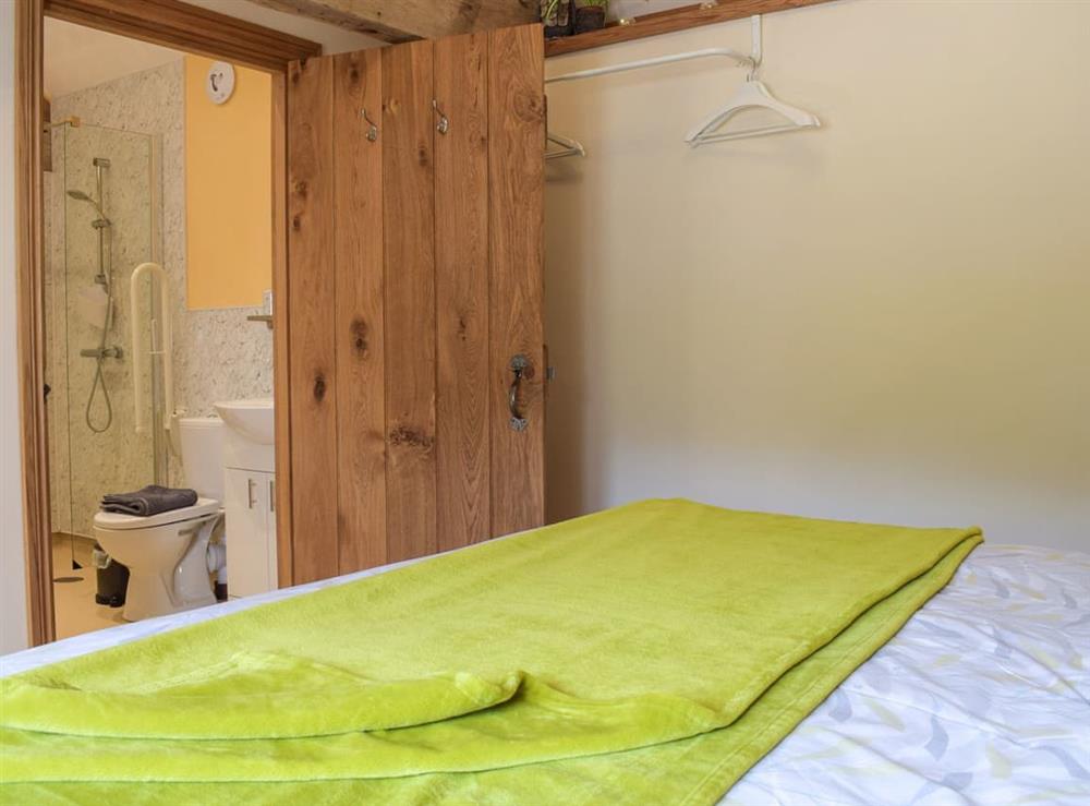 Double bedroom (photo 2) at East View Farm: Gooses Roost in Westbrook, Herefordshire