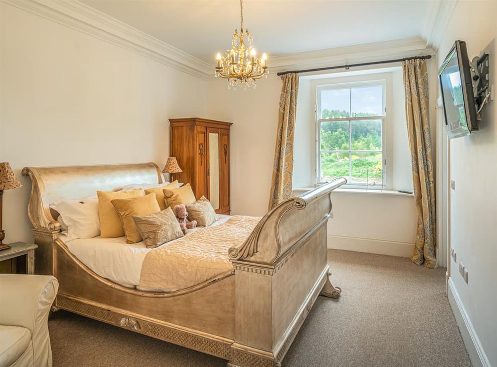 Double bedroom (photo 3) at East Wing in Auchterarder, Perthshire