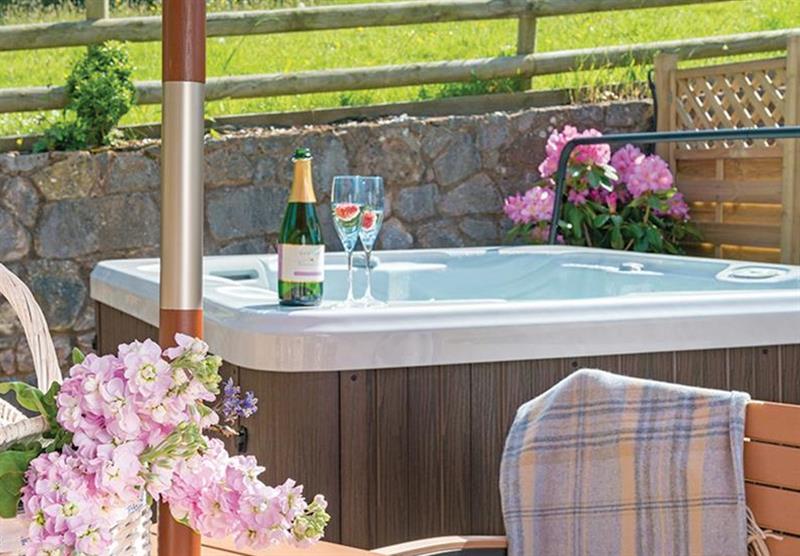 The hot tub in the Linney Cottage at Eastdon Estate in Dawlish, Devon