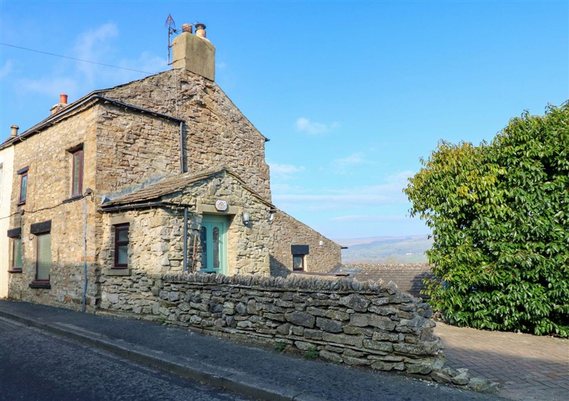The setting at Eastend Cottage, West Witton