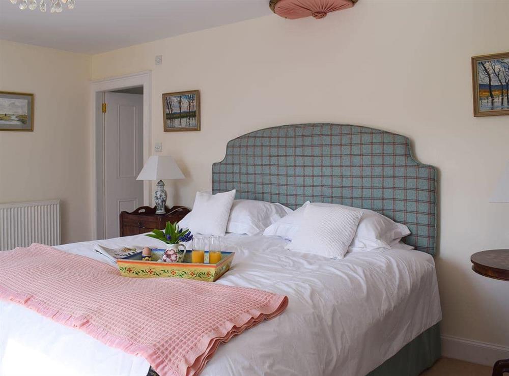 Romantic double bedroom at Easter Baldinnies in Dunning, near Perth, Perthshire