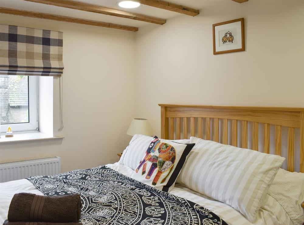 Relaxing en-suite double bedroom at Easter Cottage in Bamford, near Hope Valley, Derbyshire