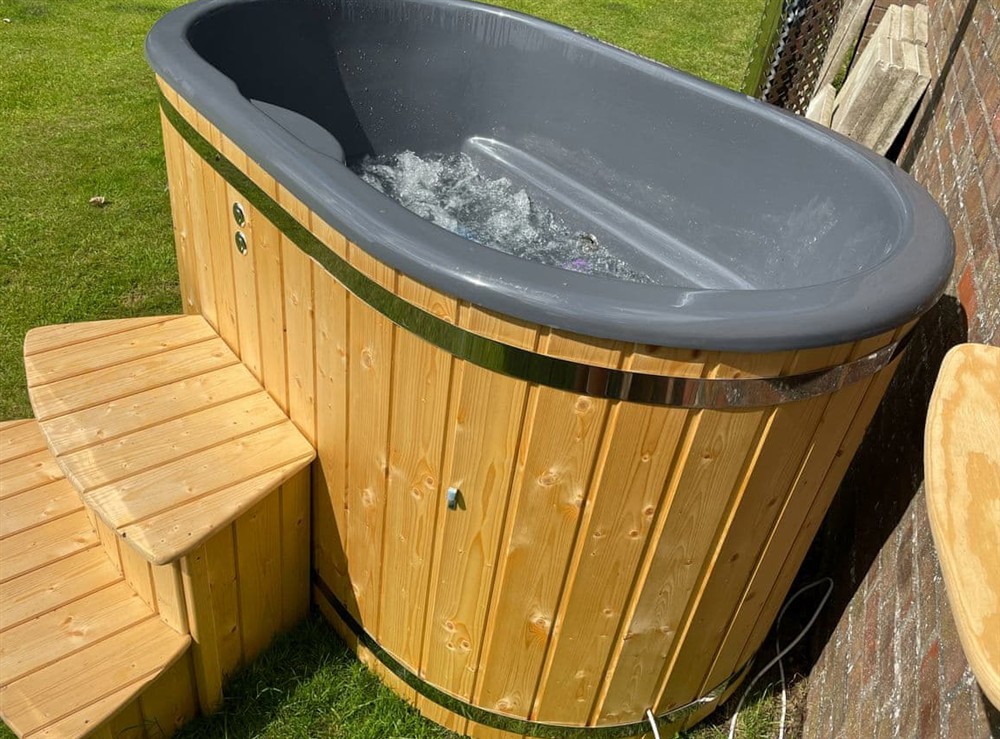 Hot tub at Eastfield Cottage in Leven, near Beverley, North Humberside