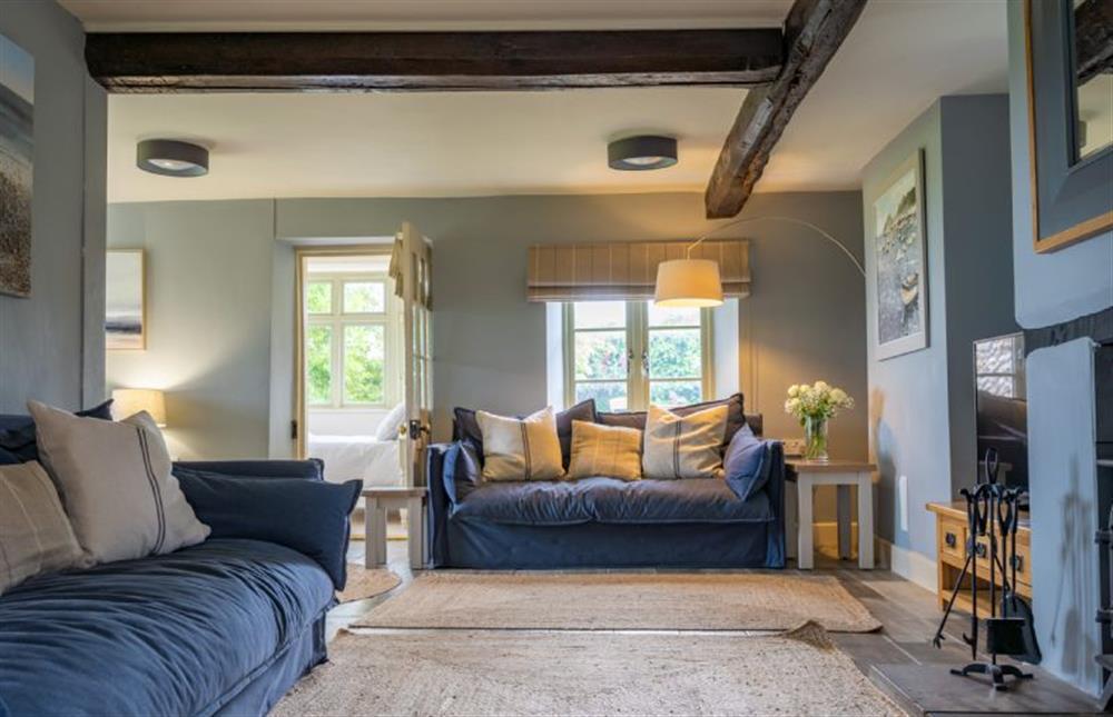 Ground floor: Lovely spacious sitting room at Eastgate Cottage, Salthouse near Holt