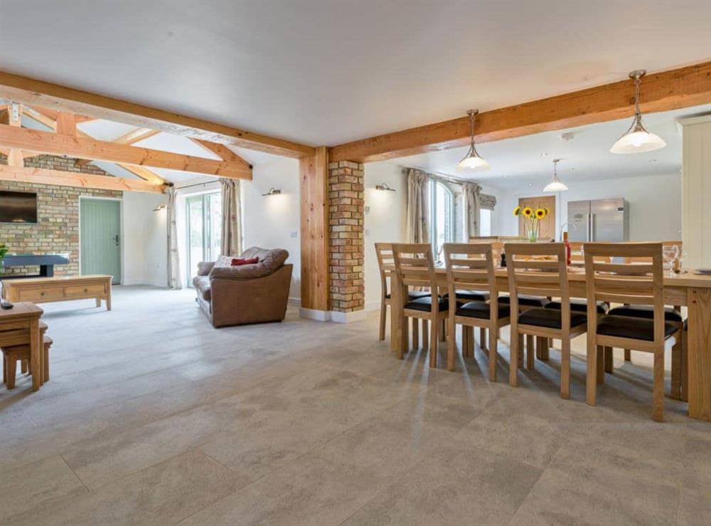 Open plan living/dining room/kitchen (photo 5) at Eastlands Barn in East Barkwith, near Market Rasen, Lincolnshire
