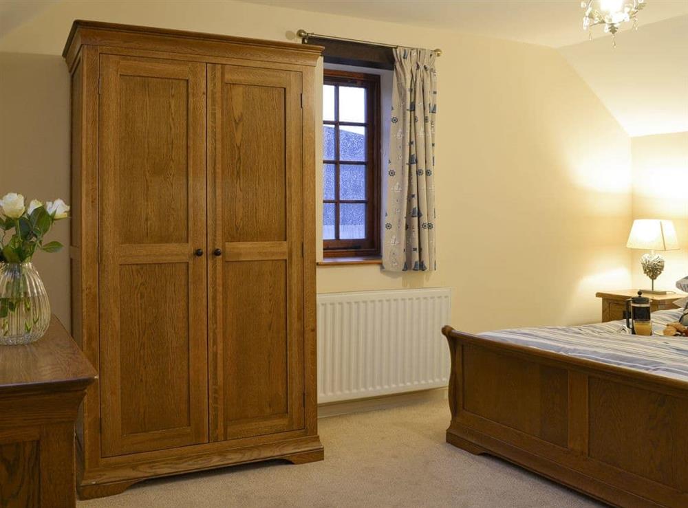 Ample storage within en-suite double bedroom at Tawny Owl, 
