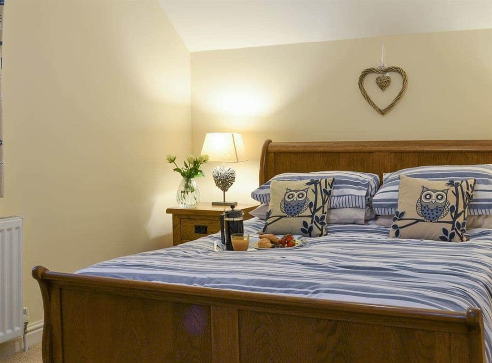 Relaxing en-suite double bedroom at Tawny Owl, 