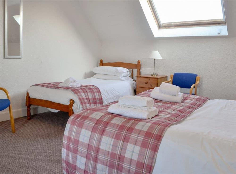 Light an airy bedroom with a double bed and an additional single bed (photo 2) at Eastpark Farmhouse in Caerlaverock, near Dumfries, Dumfries and Galloway, Dumfriesshire