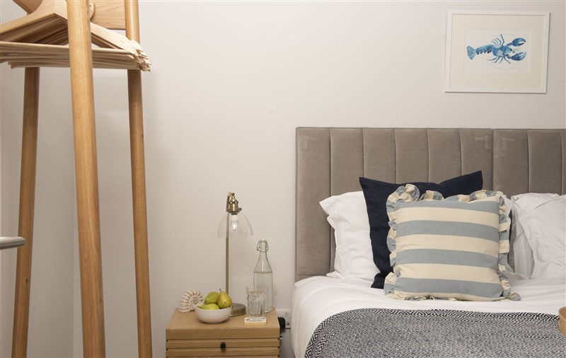 A bedroom in Ebbtide (photo 2) at Ebbtide, Cornwall
