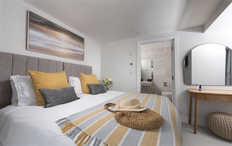 This is a bedroom (photo 2) at Ebbtide, Cornwall