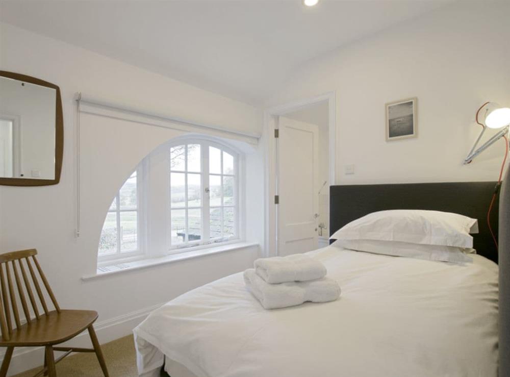 Cosy single bedroom with en-suite at Eden in Broughton, near Skipton, North Yorkshire