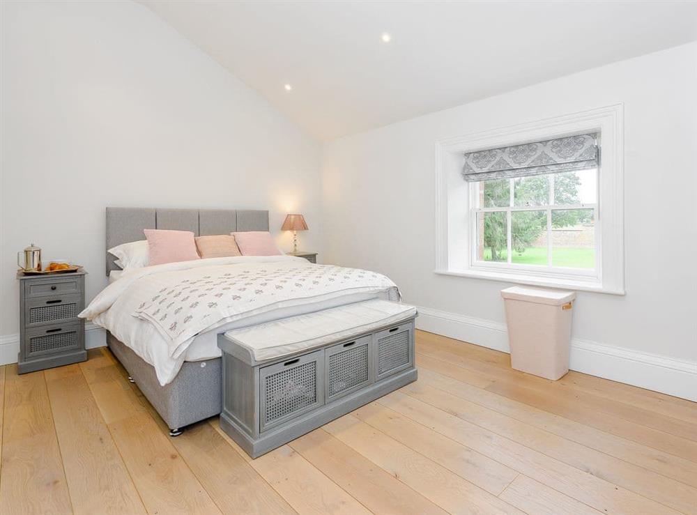 Well presented double bedroom at Eden Grove in Crosby-on-Eden, near Carlisle, Cumbria