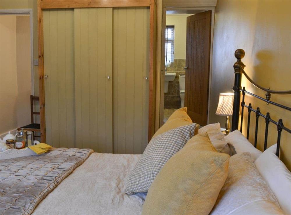 Double bedroom with en-suite (photo 2) at Eden House Holiday Cottage in Pickering, North Yorkshire