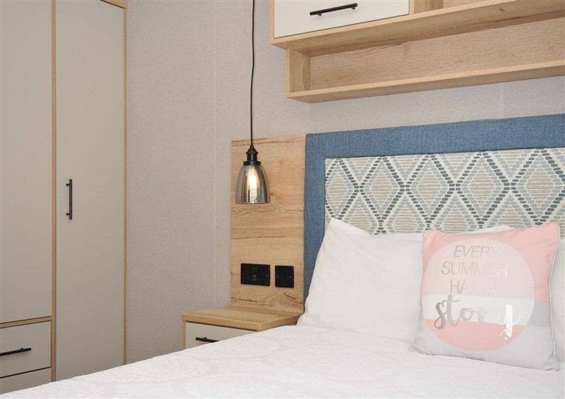 A bedroom in Eden Way 47 (photo 2) at Eden Way 47, Par