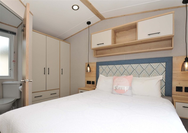A bedroom in Eden Way 47 at Eden Way 47, Par