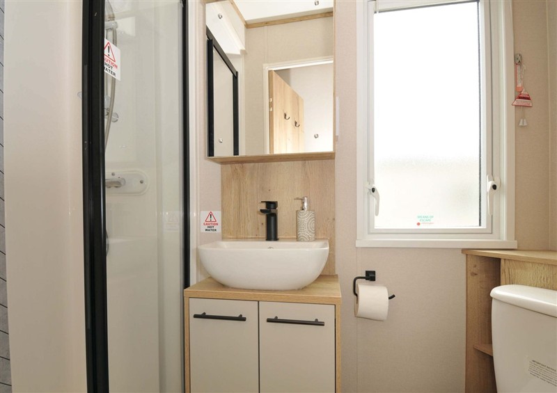 This is the bathroom at Eden Way 47, Par