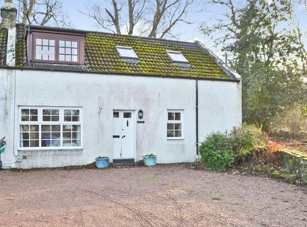 Edenwoodend Cottage in Cupar, near St Andrews, Fife sleeps 4