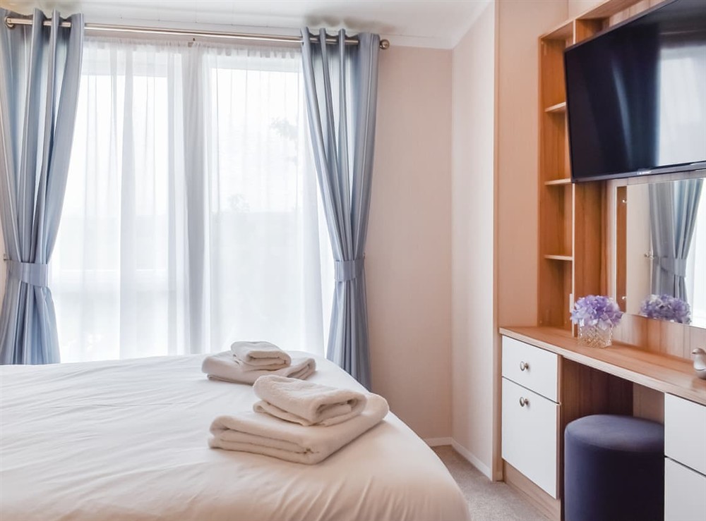 Double bedroom (photo 3) at Edmonton Lodge in Doublebois, near Liskeard, Cornwall