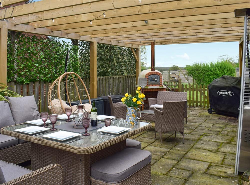 Outdoor eating area (photo 2) at Egmont Farmhouse in Northiam, near Rye, East Sussex