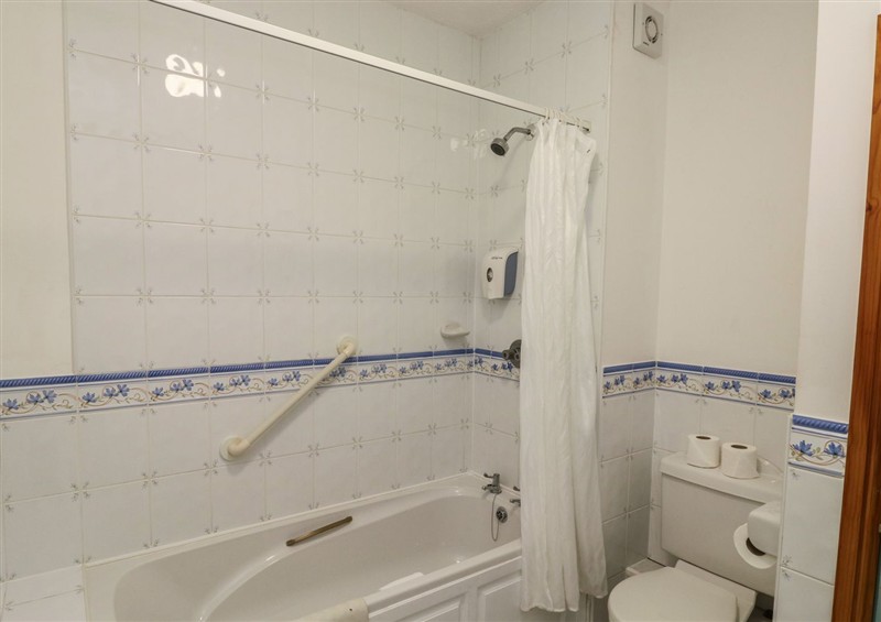 Bathroom at Egret, Kingsteignton