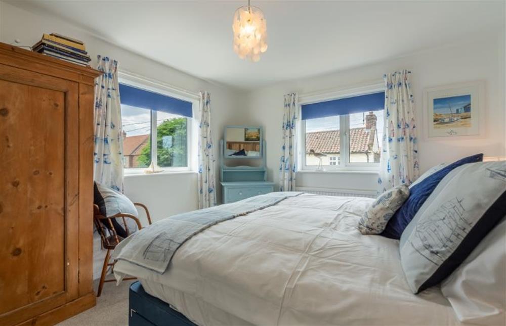 First floor: Bedroom three with super king-size zip \u0026 link bed (photo 2) at Egret, South Creake near Fakenham