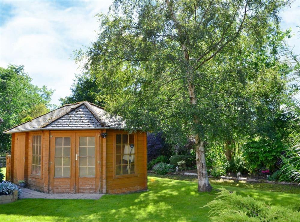Ideal, relaxing summer house at Eilean Donan in Kirknewton, West Lothian