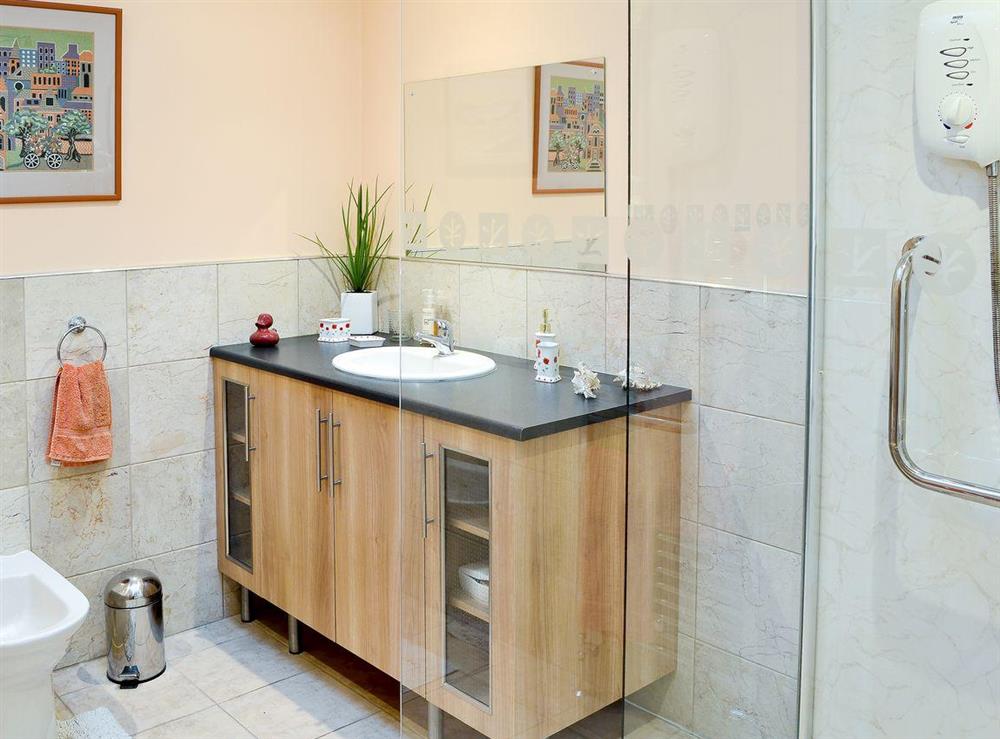 Shower room at Eilean Donan in Kirknewton, West Lothian