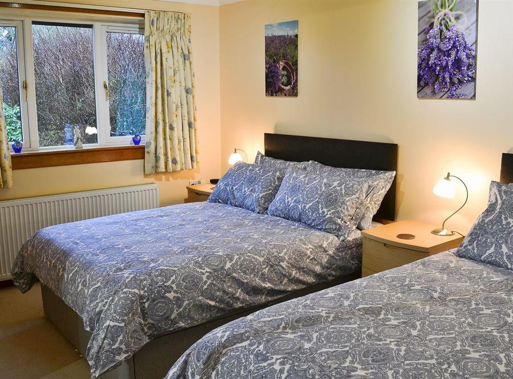 Twin bedroom at Eilean Donan in Kirknewton, West Lothian